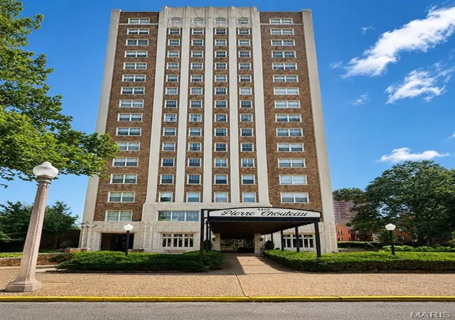 Condo for sale at 4440 Lindell Blvd #1002, Saint Louis, MO 63108 | MLS# MIS26051333