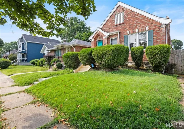 Photo 2 of Single family home for sale at 5442 Robert Ave, Saint Louis, MO 63109 | MLS# MIS26051337 | Listing updated on 2026-10-07
