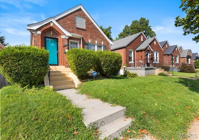 Photo 3 of Single family home for sale at 5442 Robert Ave, Saint Louis, MO 63109 | MLS# MIS26051337 | Listing updated on 2026-10-07