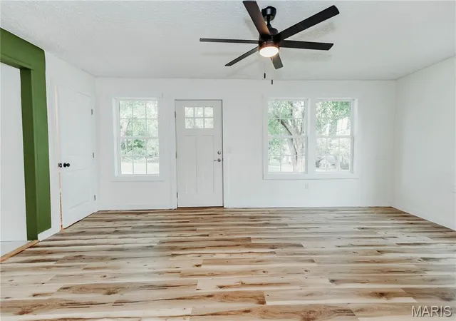 Photo 2 of Single family home for sale at 303 S Pine St, Dixon, MO 65459 | MLS# MIS26051372 | Listing updated on 2026-09-14