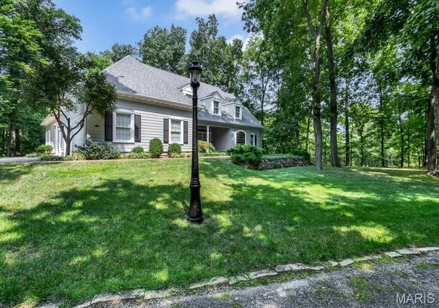 Photo 4 of Single family home for sale at 22 Rocky Ford Rd, Belleville, IL 62221 | MLS# MIS26051562 | Listing updated on 2026-09-28