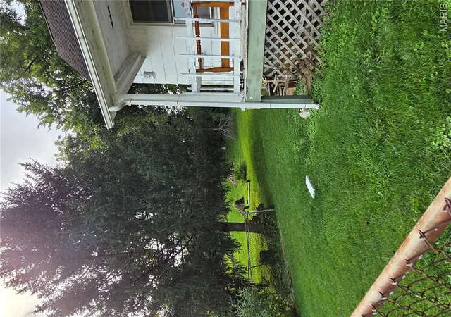 Photo 3 of Sale Pending at 304 Railroad St, Pevely, MO 63070 | MLS# MIS26051601 | Listing updated on 2026-09-14