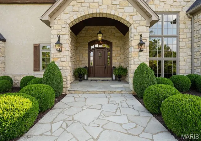Photo 2 of Sale Pending at 3433 Remington Hts Dr, Wildwood, MO 63038 | MLS# MIS26051625 | Listing updated on 2026-09-15