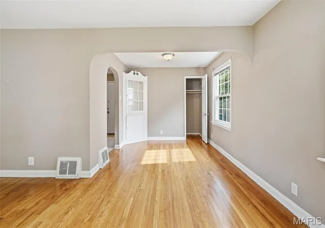 Photo 2 of Sale Pending at 7901 Alert Dr, Saint Louis, MO 63133 | MLS# MIS26051640 | Listing updated on 2026-09-15