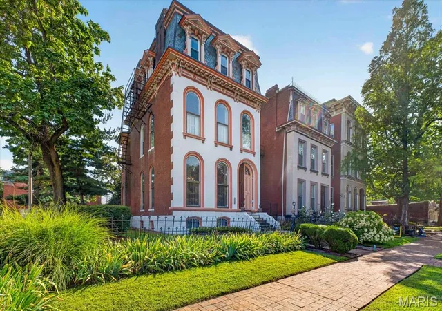 Photo 1 of Single family home for sale at 2006 Lafayette Ave, Saint Louis, MO 63104 | MLS# MIS26051665 | Listing updated on 2026-10-08