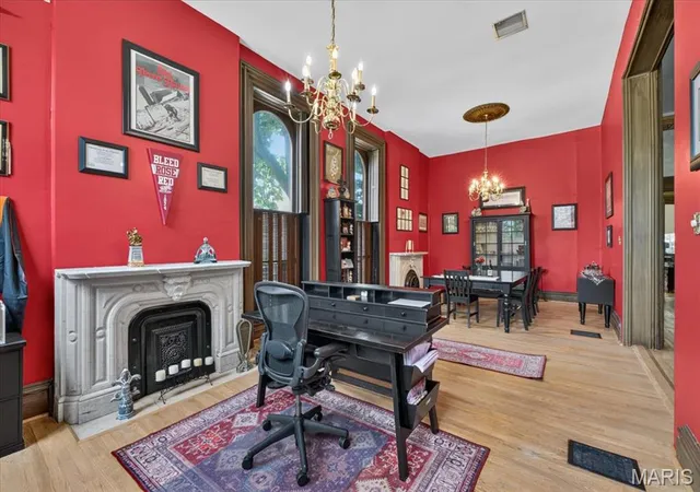 Photo 4 of Single family home for sale at 2006 Lafayette Ave, Saint Louis, MO 63104 | MLS# MIS26051665 | Listing updated on 2026-10-08