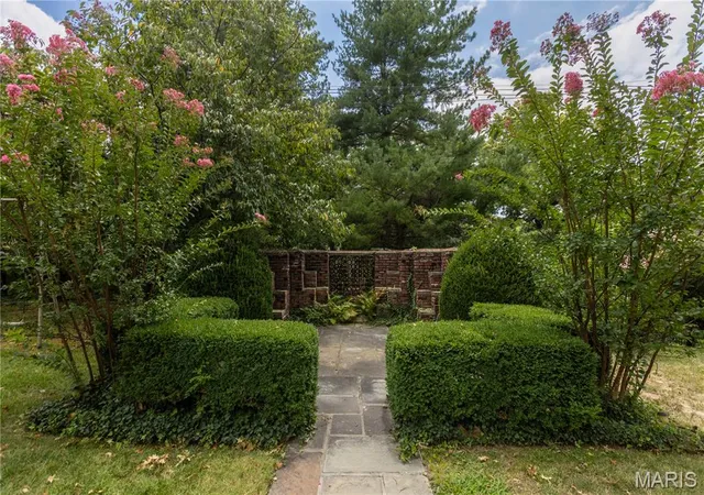 Photo 3 of Single family home for sale at 1257 Rockwood Dr, Cape Girardeau, MO 63701 | MLS# MIS26051685 | Listing updated on 2026-09-14