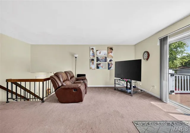 Photo 3 of Sale Pending at 113 Barkwood Trails Dr, Saint Peters, MO 63376 | MLS# MIS26051784 | Listing updated on 2026-09-24