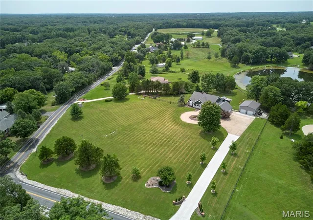 Photo 3 of Single family home for sale at 2144 Jarvis Rd, Foristell, MO 63348 | MLS# MIS26051809 | Listing updated on 2026-10-08