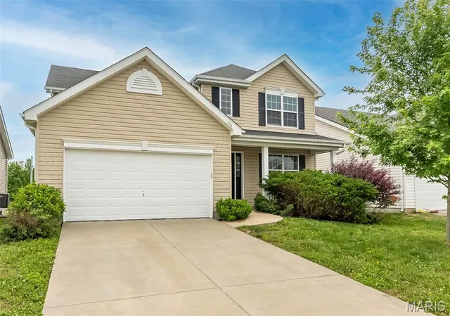 Photo 1 of Single family home for sale at 2781 Cedar Grove Dr, Belleville, IL 62221 | MLS# MIS26051858 | Listing updated on 2026-09-14
