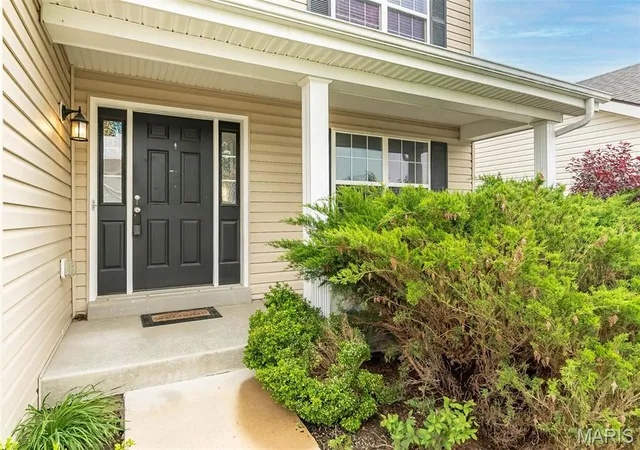 Photo 3 of Single family home for sale at 2781 Cedar Grove Dr, Belleville, IL 62221 | MLS# MIS26051858 | Listing updated on 2026-09-14