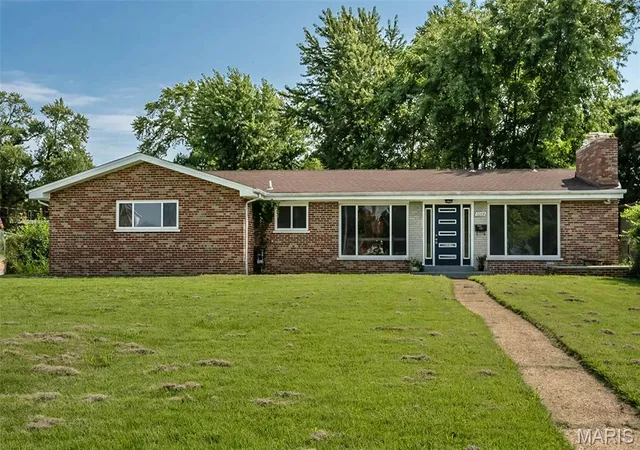 Single family home for sale at 6064 W Cabanne Pl, Saint Louis, MO 63112 | MLS# MIS26051890