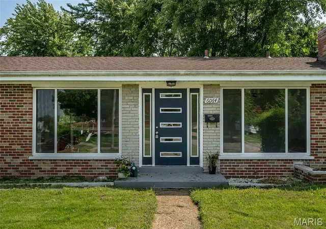 Photo 3 of Single family home for sale at 6064 W Cabanne Pl, Saint Louis, MO 63112 | MLS# MIS26051890 | Listing updated on 2026-10-16