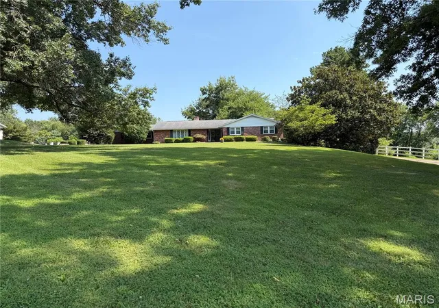 Photo 1 of Single family home for sale at 948 Donna Dr, Jackson, MO 63755 | MLS# MIS26051895 | Listing updated on 2026-09-14