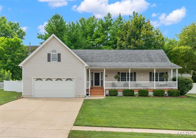Photo 1 of Single family home for sale at 426 Windy Hills Dr, Washington, MO 63090 | MLS# MIS26051902 | Listing updated on 2026-09-15