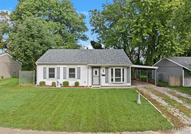 Photo 1 of Single family home for sale at 124 Rosette Dr, Belleville, IL 62220 | MLS# MIS26051965 | Listing updated on 2026-10-04