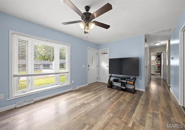 Photo 3 of Single family home for sale at 124 Rosette Dr, Belleville, IL 62220 | MLS# MIS26051965 | Listing updated on 2026-10-04