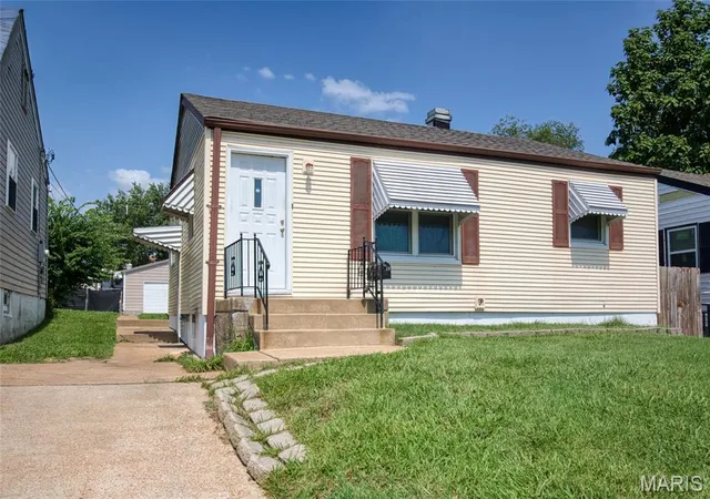 Photo 2 of Single family home for sale at 3619 W Steins St, Saint Louis, MO 63116 | MLS# MIS26051984 | Listing updated on 2026-09-11