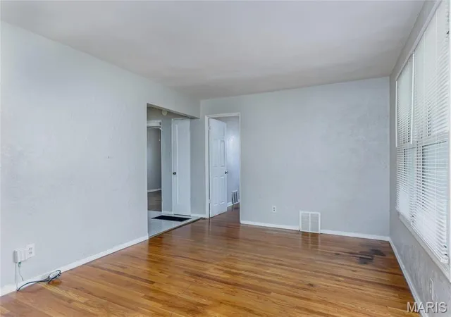 Photo 3 of Single family home for sale at 3619 W Steins St, Saint Louis, MO 63116 | MLS# MIS26051984 | Listing updated on 2026-09-11