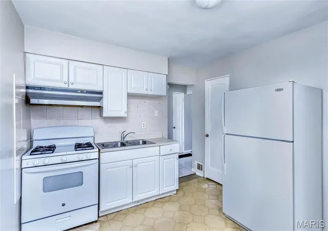 Photo 4 of Single family home for sale at 3619 W Steins St, Saint Louis, MO 63116 | MLS# MIS26051984 | Listing updated on 2026-09-11