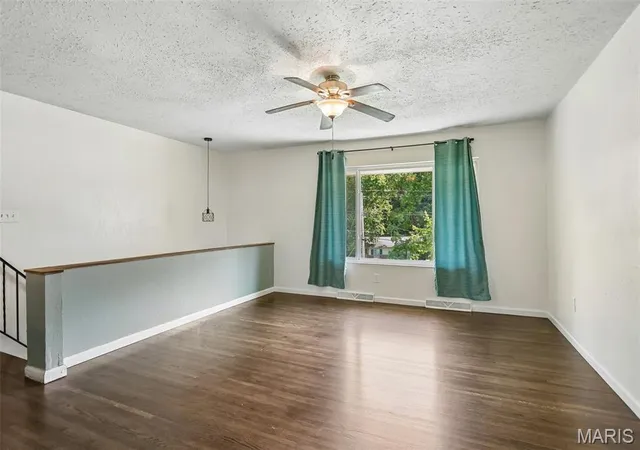 Photo 4 of Single family home for sale at 2101 Linnus Dr, High Ridge, MO 63049 | MLS# MIS26052040 | Listing updated on 2026-10-05