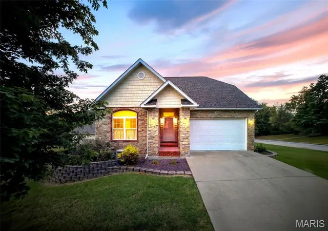 Single family home for sale at 1635 Yale Ave, Rolla, MO 65401 | MLS# MIS26052051