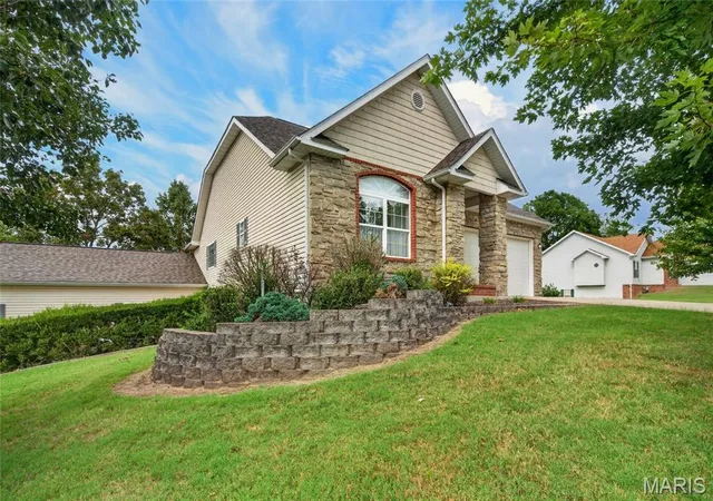 Photo 2 of Single family home for sale at 1635 Yale Ave, Rolla, MO 65401 | MLS# MIS26052051 | Listing updated on 2026-09-14
