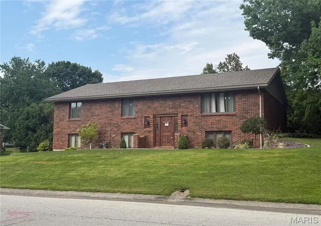 Photo 30 of Sale Pending at 135 Pioneer Trl, Hannibal, MO 63401 | MLS# MIS26052066 | Listing updated on 2026-10-13