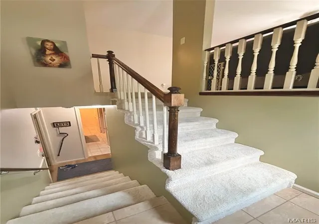Photo 3 of Single family home for sale at 135 Pioneer Trl, Hannibal, MO 63401 | MLS# MIS26052066 | Listing updated on 2026-09-11