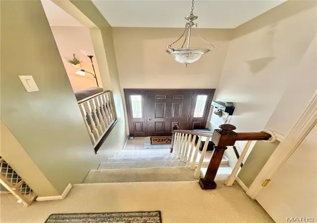 Photo 3 of Single family home for sale at 135 Pioneer Trl, Hannibal, MO 63401 | MLS# MIS26052066 | Listing updated on 2026-09-11