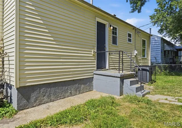 Photo 18 of Single family home for sale at 10154 Coburg Lands Dr, Saint Louis, MO 63137 | MLS# MIS26052097 | Listing updated on 2026-10-05