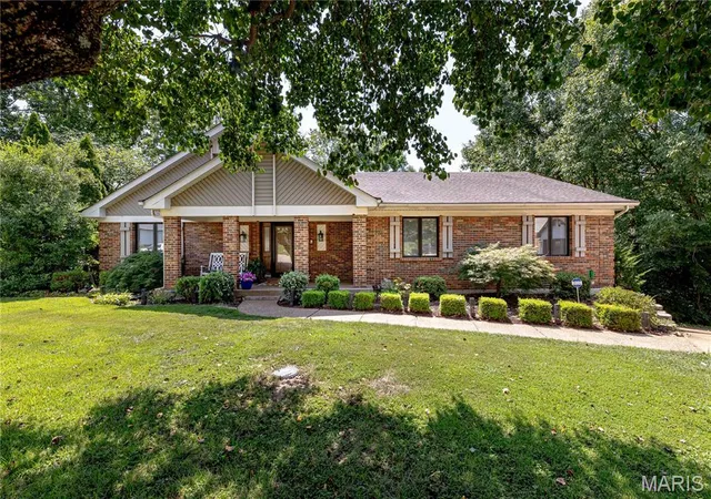 Photo 1 of Single family home for sale at 3008 Oakvilla Manor Ct, Saint Louis, MO 63129 | MLS# MIS26052175 | Listing updated on 2026-09-13