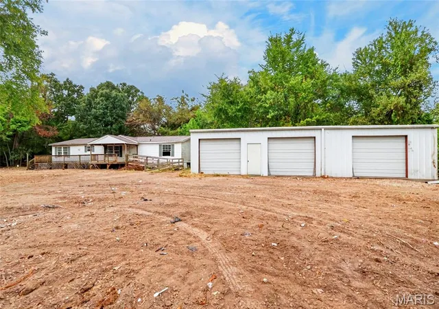 Photo 2 of Manufactured home for sale at 1600 Brice St, Lebanon, MO 65536 | MLS# MIS26052216 | Listing updated on 2026-09-11