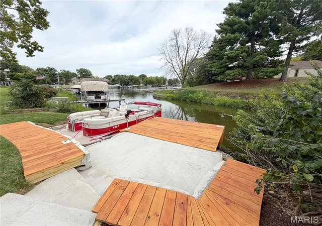 Photo 3 of Single family home for sale at 14 Bayside Ct, Lake St Louis, MO 63367 | MLS# MIS26052226 | Listing updated on 2026-09-14