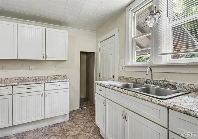 Photo 2 of Single family home for sale at 154 Becker Dr, St Louis, MO 63135 | MLS# MIS26052293 | Listing updated on 2026-09-28