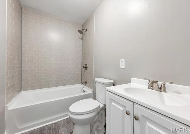Photo 3 of Sale Pending at 302 Hilltop Dr, Wentzville, MO 63385 | MLS# MIS26052339 | Listing updated on 2026-09-29