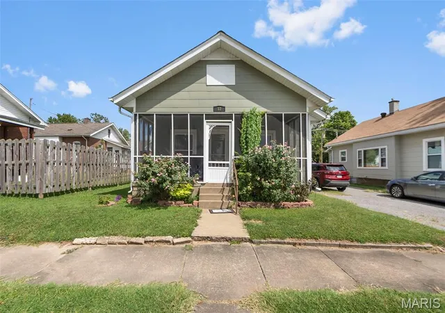 Photo 1 of Single family home for sale at 12 N West End Blvd, Cape Girardeau, MO 63701 | MLS# MIS26052461 | Listing updated on 2026-09-14