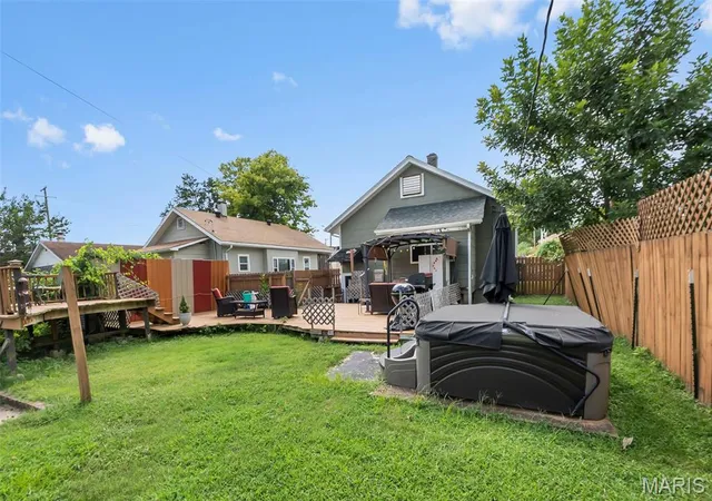 Photo 4 of Single family home for sale at 12 N West End Blvd, Cape Girardeau, MO 63701 | MLS# MIS26052461 | Listing updated on 2026-09-14