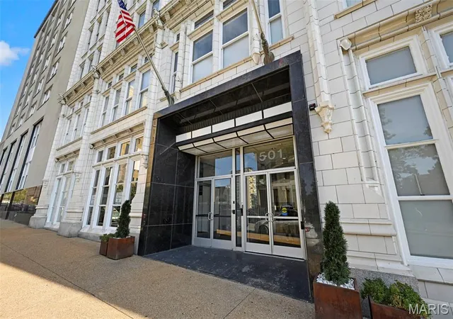 Condo for sale at 1501 Locust St #306, Saint Louis, MO 63103 | MLS# MIS26052495