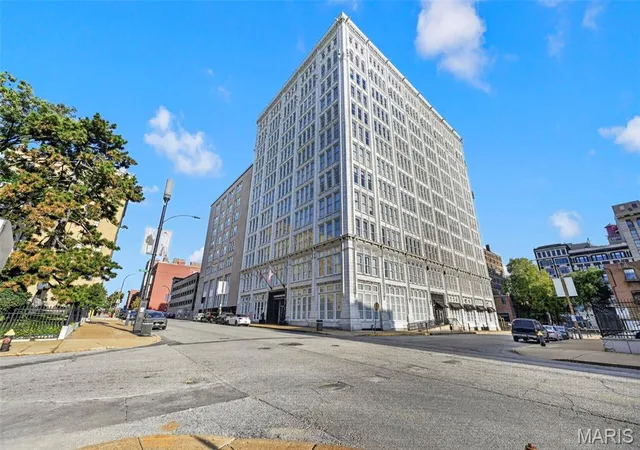Photo 2 of Condo for sale at 1501 Locust St #306, Saint Louis, MO 63103 | MLS# MIS26052495 | Listing updated on 2026-09-11