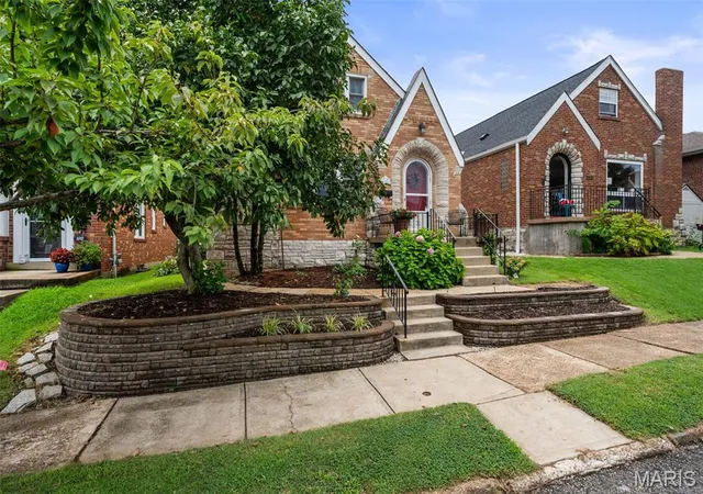 Photo 3 of Single family home for sale at 6546 Mardel Ave, Saint Louis, MO 63109 | MLS# MIS26052504 | Listing updated on 2026-09-14
