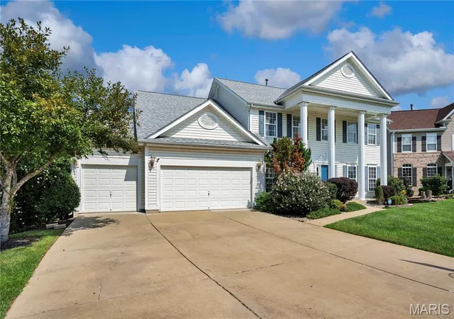 Photo 2 of Single family home for sale at 611 Knollshire Way, Dardenne Prairie, MO 63368 | MLS# MIS26052537 | Listing updated on 2026-10-05