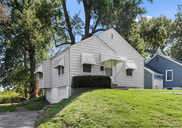 Photo 2 of Single family home for sale at 7724 Horatio Dr, Saint Louis, MO 63121 | MLS# MIS26052561 | Listing updated on 2026-09-15