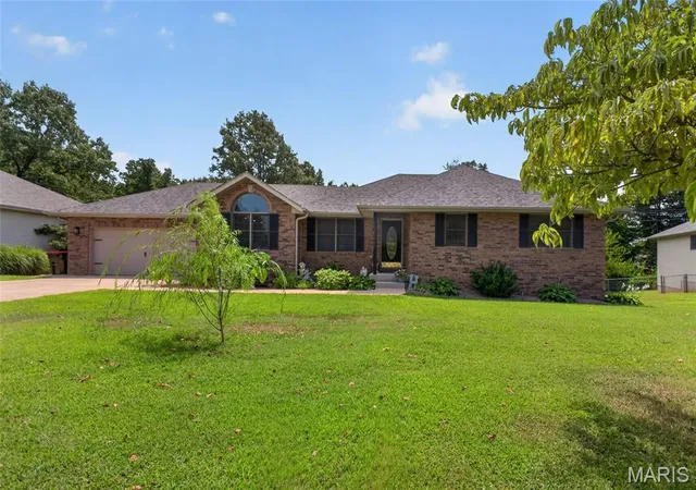 Photo 1 of Single family home for sale at 800 Rosewood Dr, Lebanon, MO 65536 | MLS# MIS26052635 | Listing updated on 2026-09-11