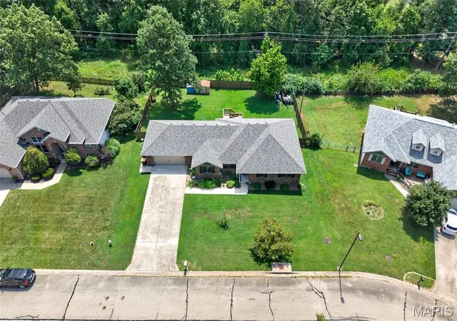 Photo 2 of Single family home for sale at 800 Rosewood Dr, Lebanon, MO 65536 | MLS# MIS26052635 | Listing updated on 2026-09-11