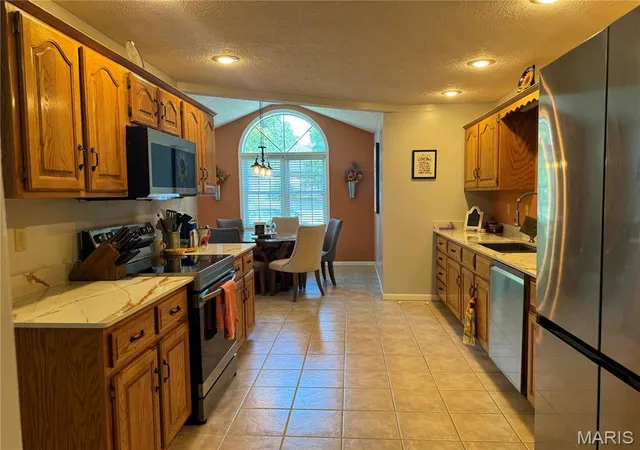 Photo 3 of Single family home for sale at 800 Rosewood Dr, Lebanon, MO 65536 | MLS# MIS26052635 | Listing updated on 2026-09-11