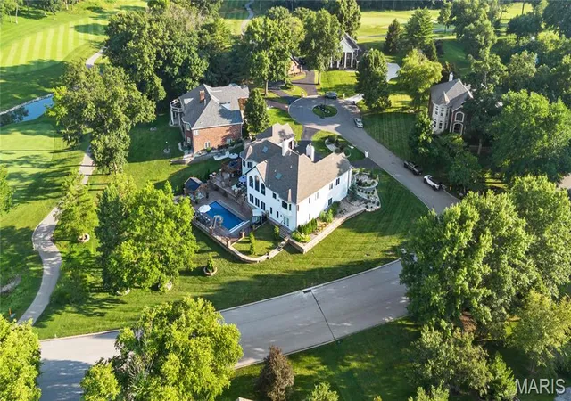 Photo 3 of Mansion for sale at 5 Shelbourne Wood Ct, Weldon Spring, MO 63304 | MLS# MIS26052665 | Listing updated on 2026-09-14