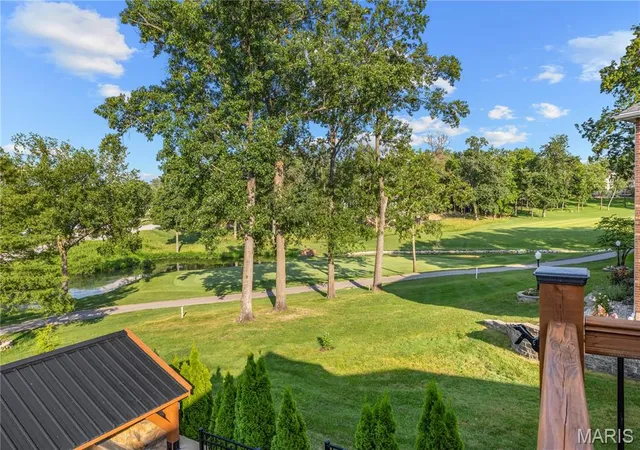 Photo 3 of Single family home for sale at 5 Shelbourne Wood Ct, Weldon Spring, MO 63304 | MLS# MIS26052665 | Listing updated on 2026-09-14