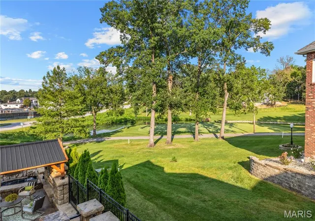 Photo 4 of Single family home for sale at 5 Shelbourne Wood Ct, Weldon Spring, MO 63304 | MLS# MIS26052665 | Listing updated on 2026-09-14