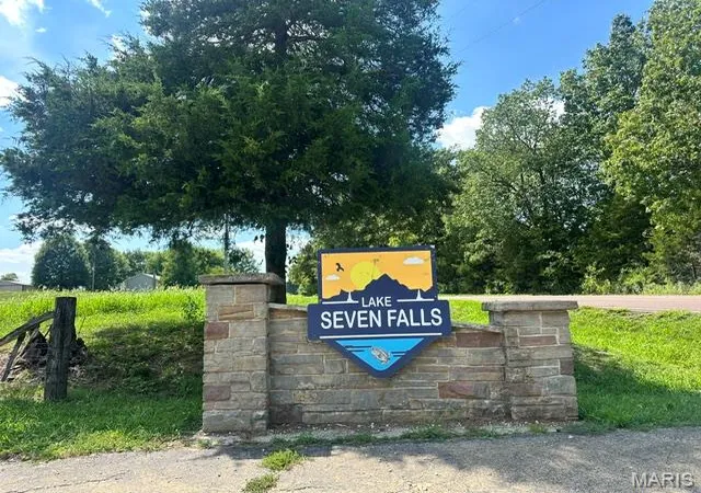Photo 3 of Sale Pending at 6412 Walnut Dr, Sainte Genevieve, MO 63670 | MLS# MIS26052677 | Listing updated on 2026-09-30